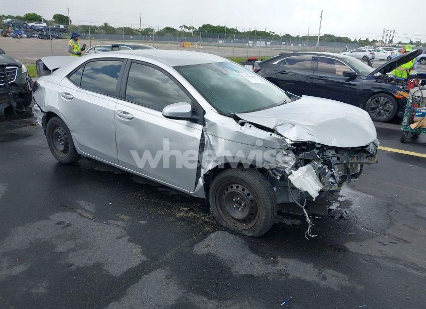 2017 Toyota Corolla LE (VIN 5YFBURHE5HP713219) main photo