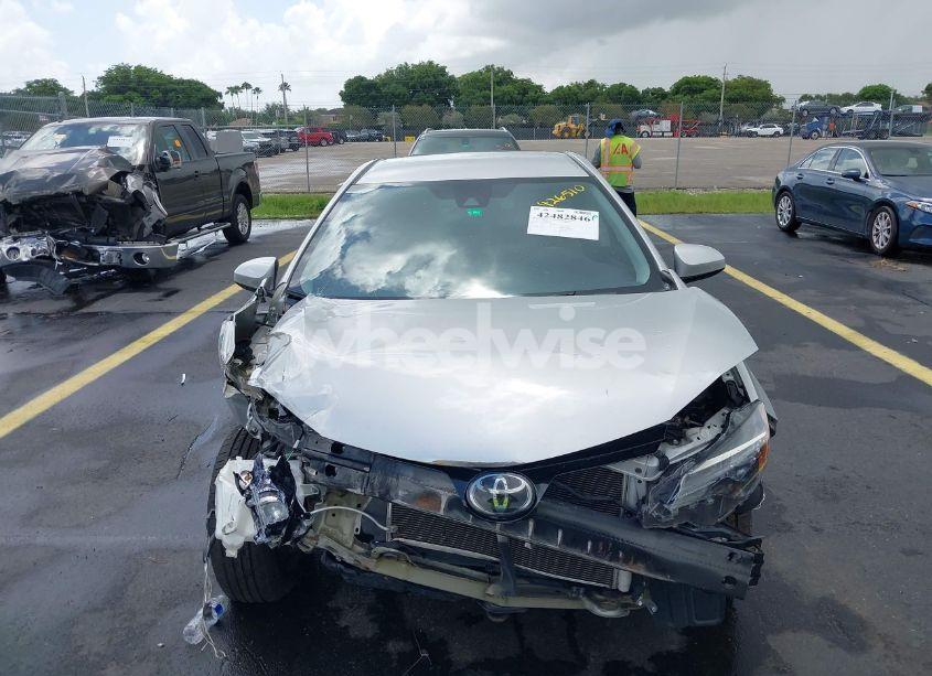 Photo 13 of 2017 Toyota Corolla LE (VIN 5YFBURHE5HP713219)