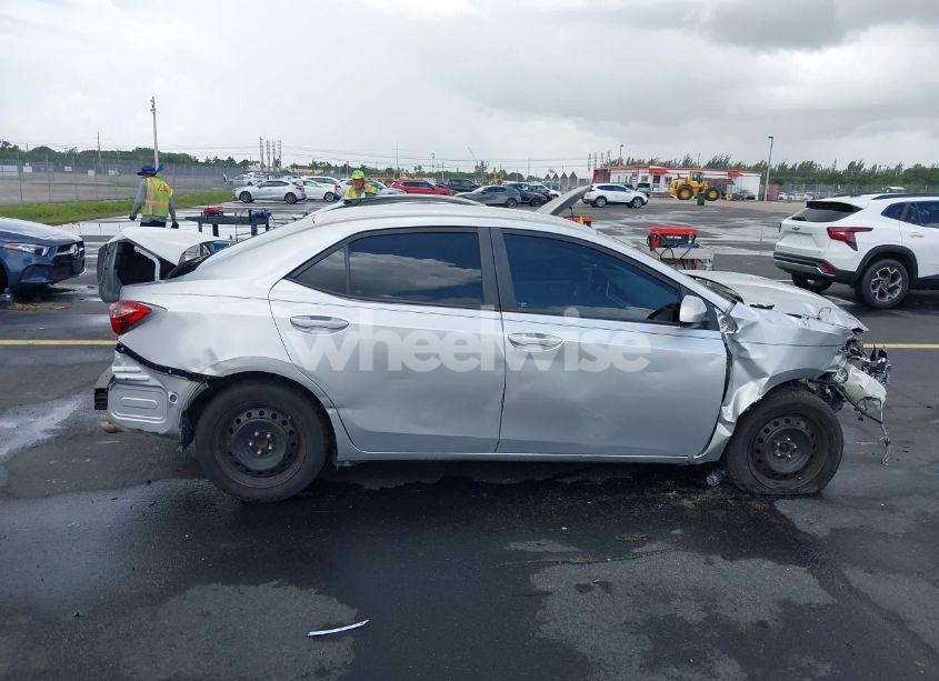 Photo 14 of 2017 Toyota Corolla LE (VIN 5YFBURHE5HP713219)