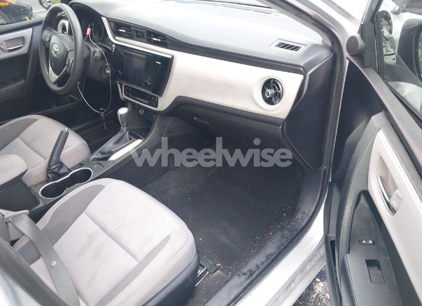 Photo 5 of 2017 Toyota Corolla LE (VIN 5YFBURHE5HP713219)