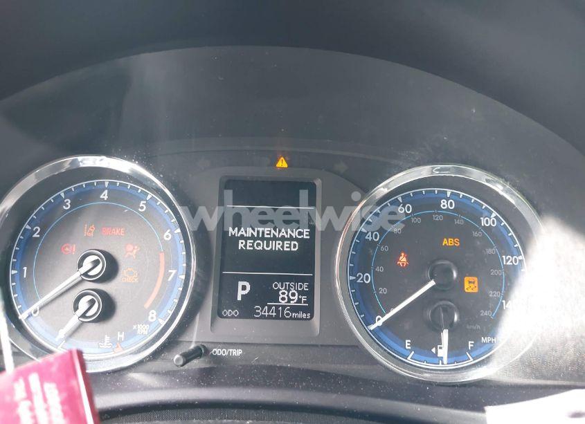 Photo 7 of 2017 Toyota Corolla LE (VIN 5YFBURHE5HP713219)