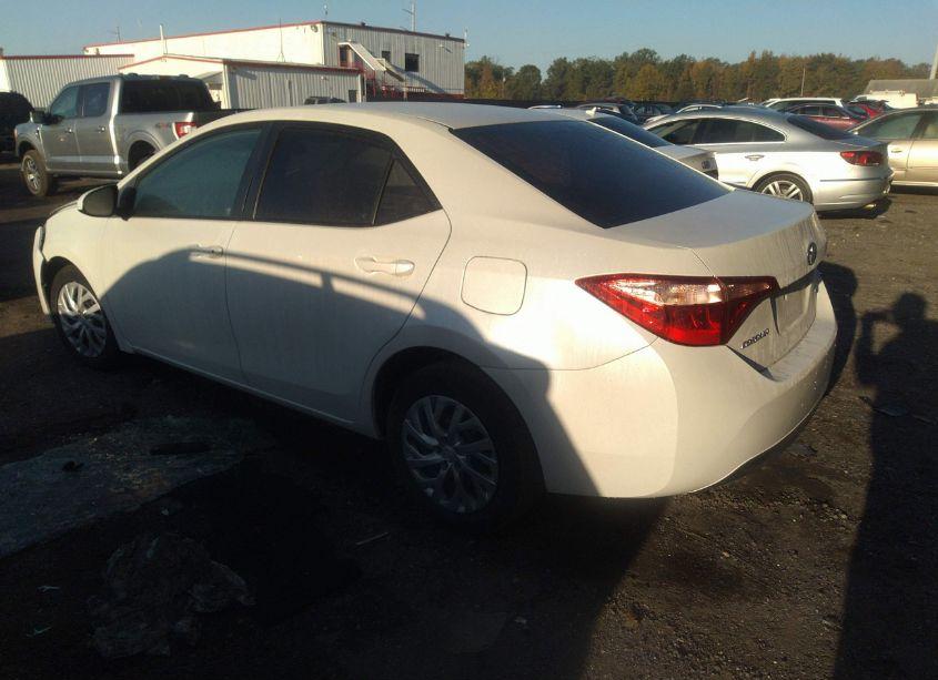 Photo 3 of 2017 Toyota Corolla LE (VIN 5YFBURHE5HP725564)