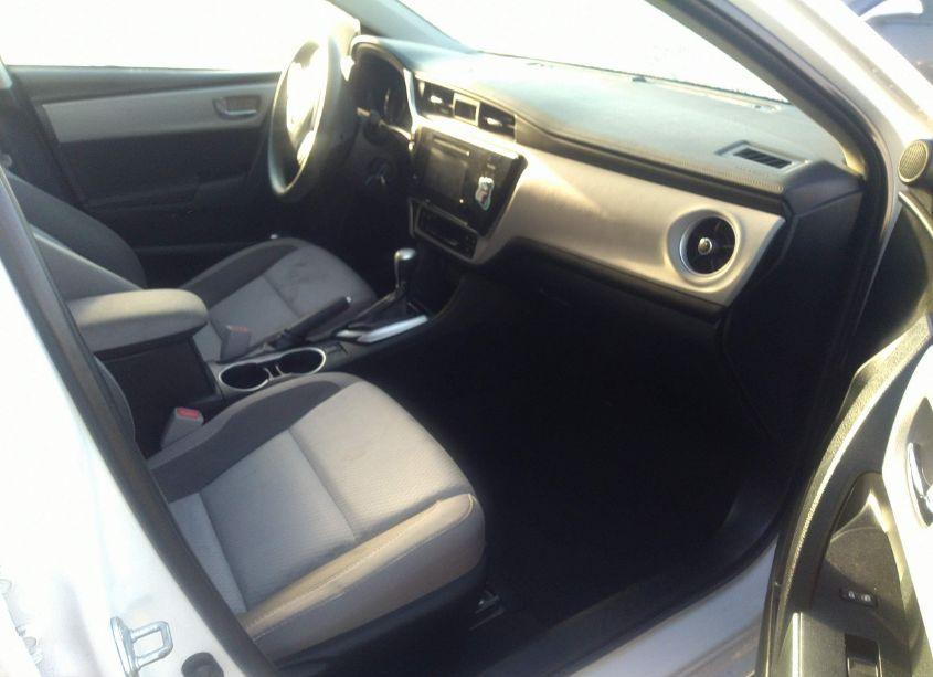 Photo 5 of 2017 Toyota Corolla LE (VIN 5YFBURHE5HP725564)