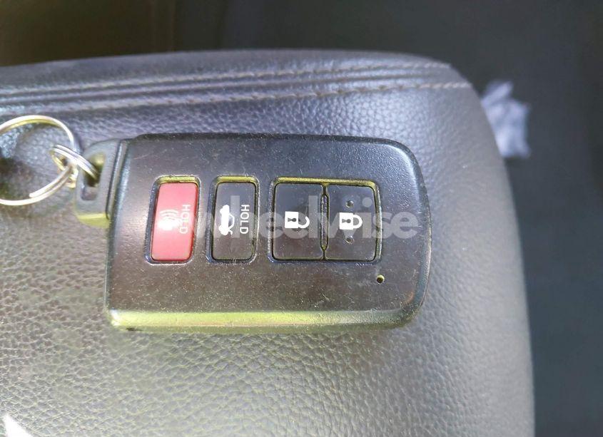 Photo 11 of 2018 Toyota Corolla XSE (VIN 5YFBURHE5JP753435)