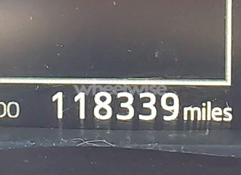 Photo 15 of 2018 Toyota Corolla XSE (VIN 5YFBURHE5JP753435)