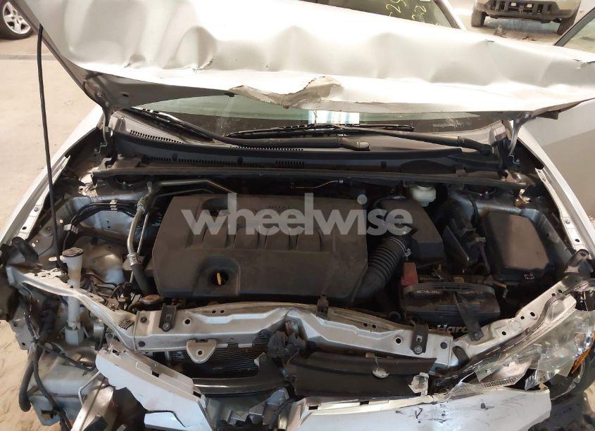 Photo 10 of 2018 Toyota Corolla L (VIN 5YFBURHE5JP761017)