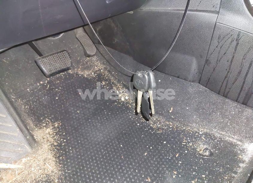 Photo 11 of 2018 Toyota Corolla L (VIN 5YFBURHE5JP761017)