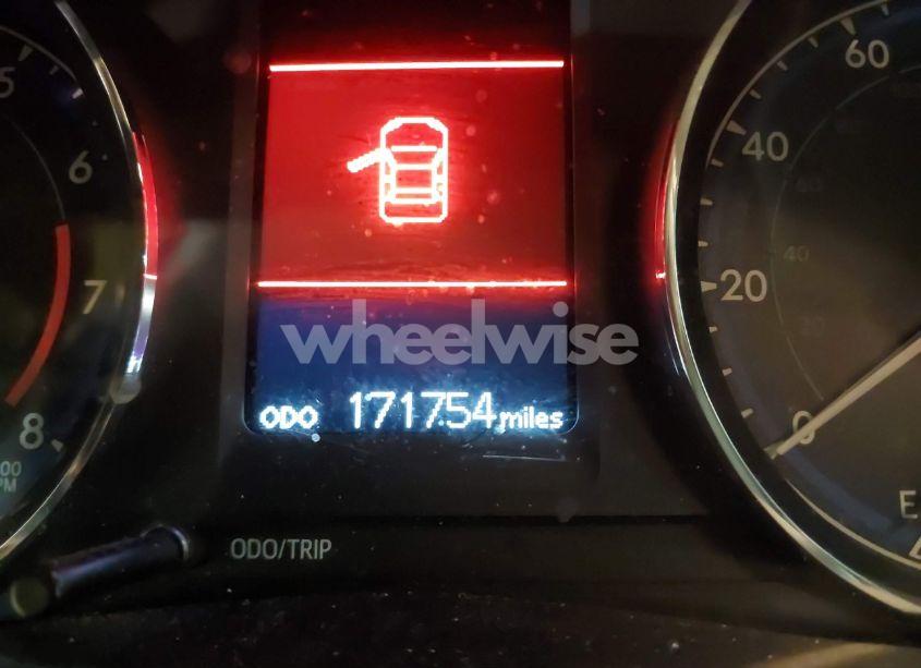 Photo 16 of 2018 Toyota Corolla L (VIN 5YFBURHE5JP761017)