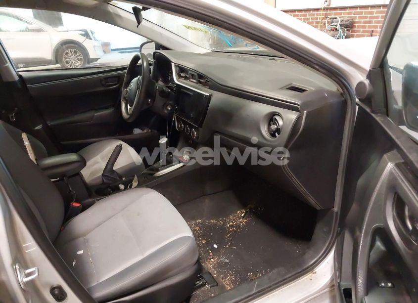 Photo 5 of 2018 Toyota Corolla L (VIN 5YFBURHE5JP761017)