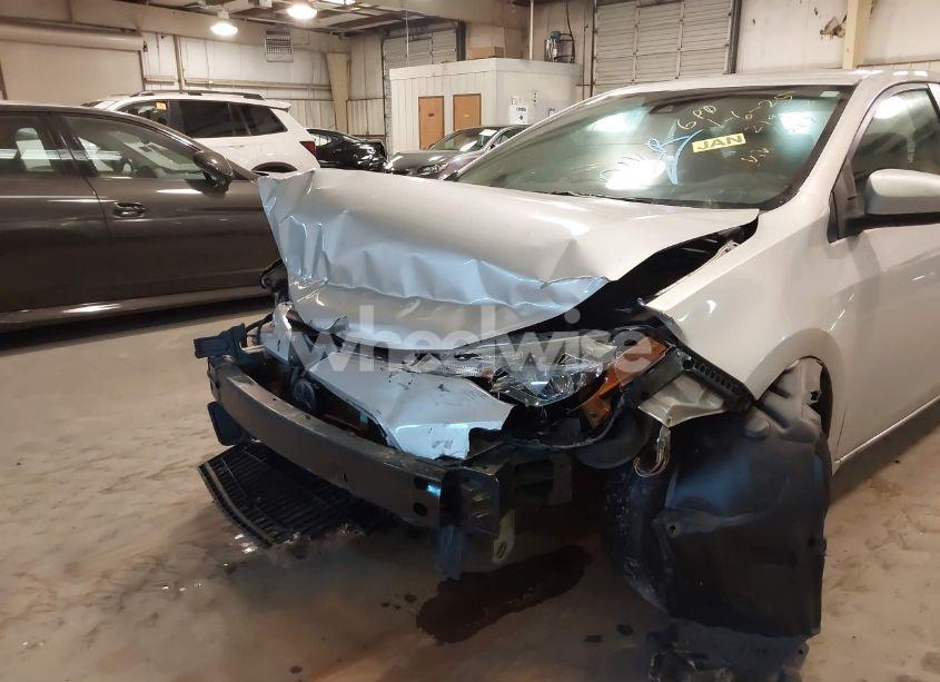 Photo 6 of 2018 Toyota Corolla L (VIN 5YFBURHE5JP761017)