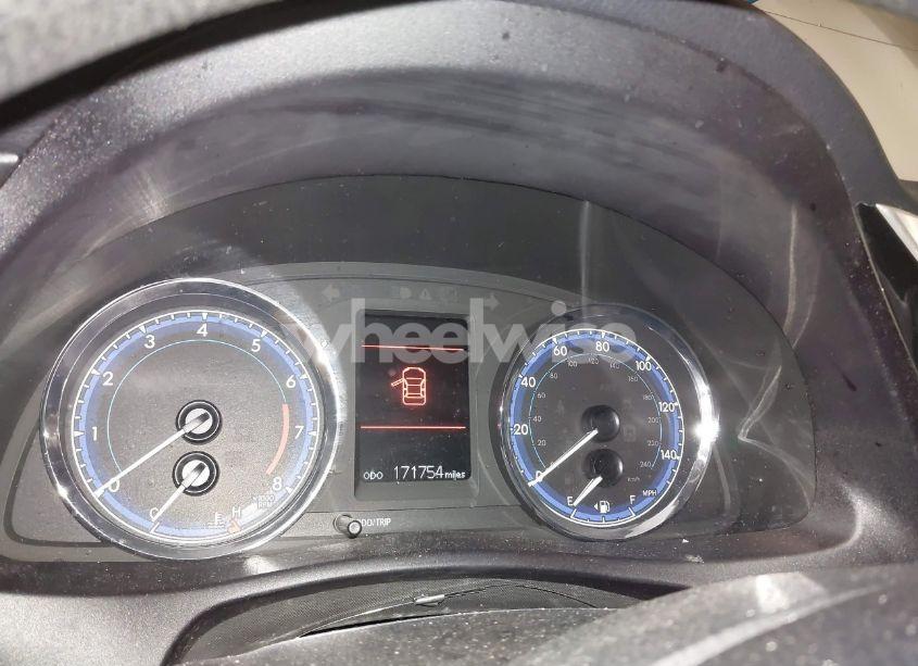 Photo 7 of 2018 Toyota Corolla L (VIN 5YFBURHE5JP761017)