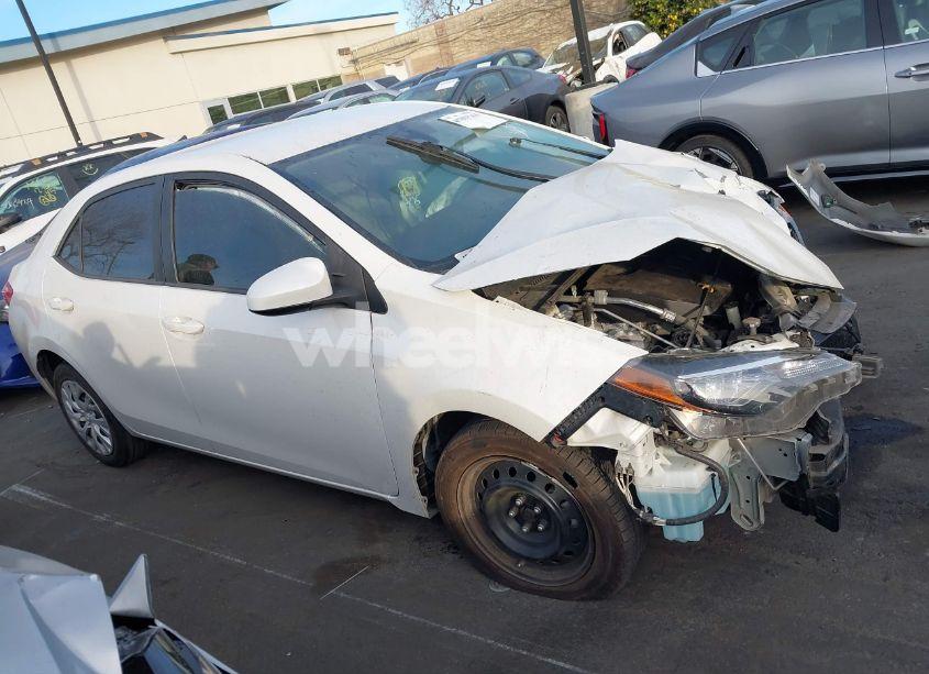 Photo 14 of 2018 Toyota Corolla LE (VIN 5YFBURHE5JP762992)