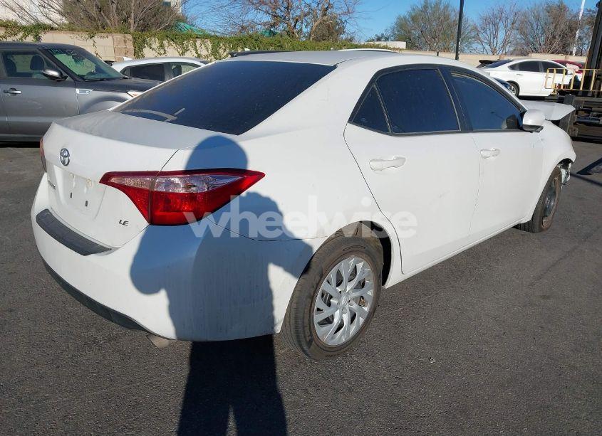 Photo 4 of 2018 Toyota Corolla LE (VIN 5YFBURHE5JP762992)