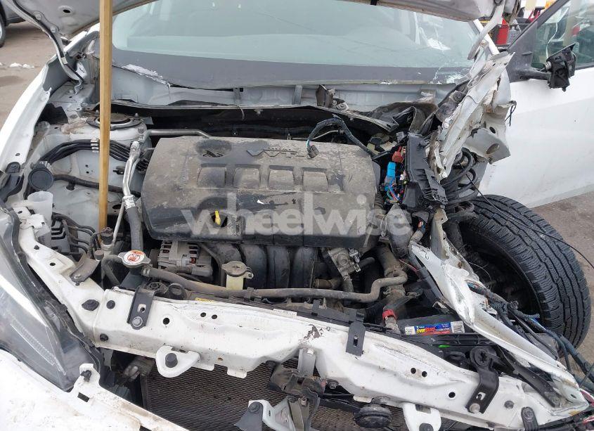 Photo 10 of 2018 Toyota Corolla LE (VIN 5YFBURHE5JP766461)