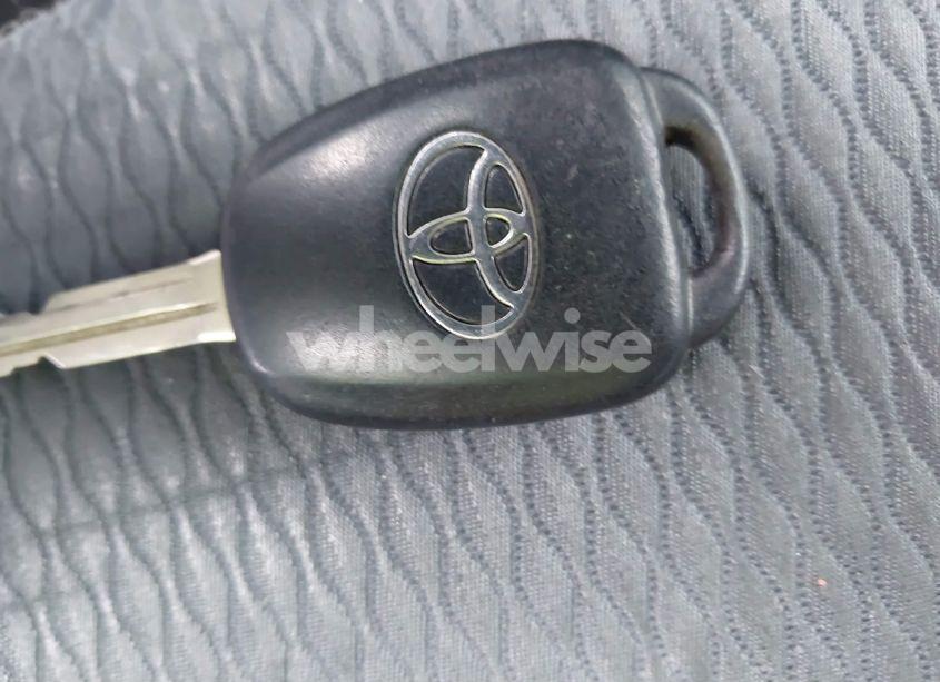 Photo 11 of 2018 Toyota Corolla LE (VIN 5YFBURHE5JP766461)