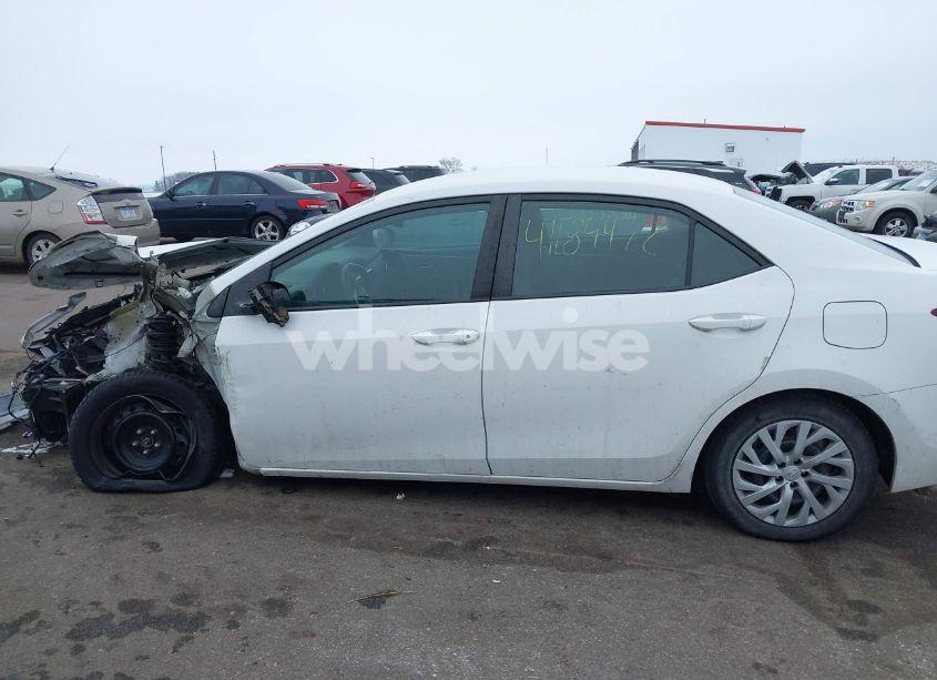 Photo 14 of 2018 Toyota Corolla LE (VIN 5YFBURHE5JP766461)