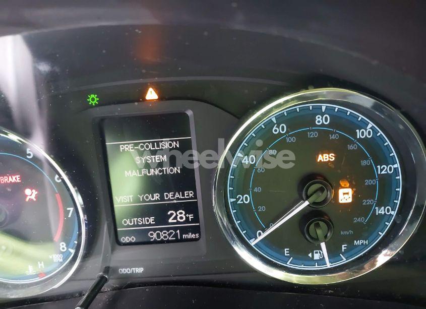 Photo 15 of 2018 Toyota Corolla LE (VIN 5YFBURHE5JP766461)