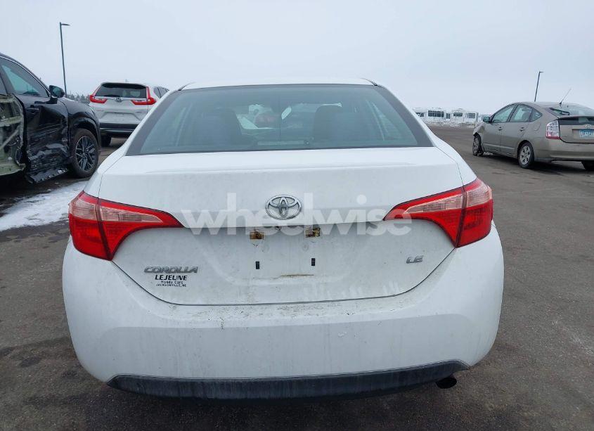 Photo 16 of 2018 Toyota Corolla LE (VIN 5YFBURHE5JP766461)