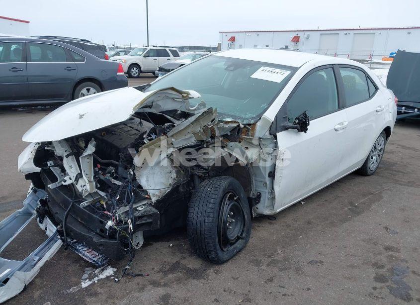 Photo 2 of 2018 Toyota Corolla LE (VIN 5YFBURHE5JP766461)