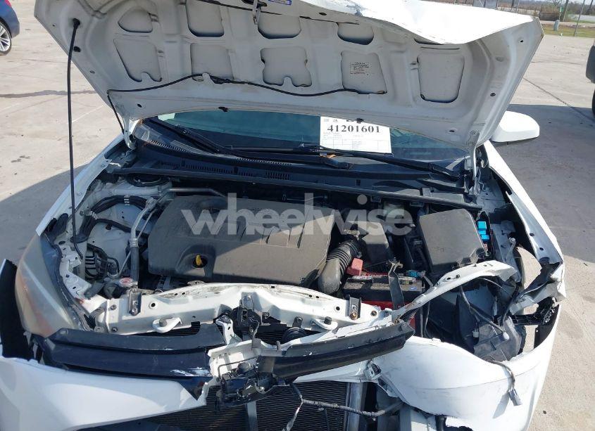 Photo 10 of 2018 Toyota Corolla LE (VIN 5YFBURHE5JP788752)