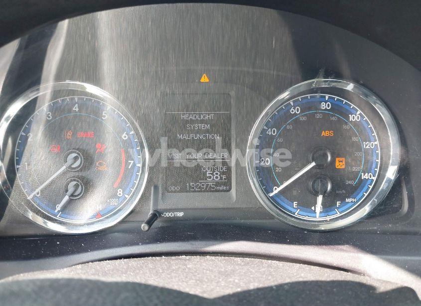 Photo 15 of 2018 Toyota Corolla LE (VIN 5YFBURHE5JP788752)