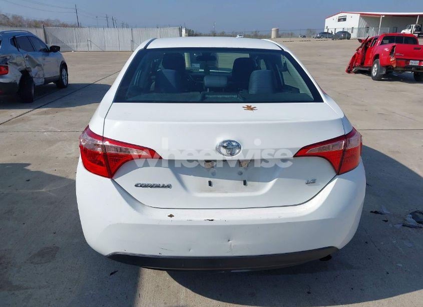 Photo 16 of 2018 Toyota Corolla LE (VIN 5YFBURHE5JP788752)