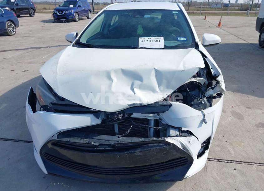 Photo 6 of 2018 Toyota Corolla LE (VIN 5YFBURHE5JP788752)