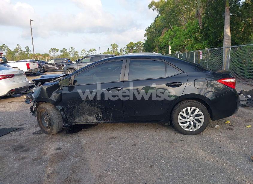 Photo 14 of 2018 Toyota Corolla LE (VIN 5YFBURHE5JP792932)