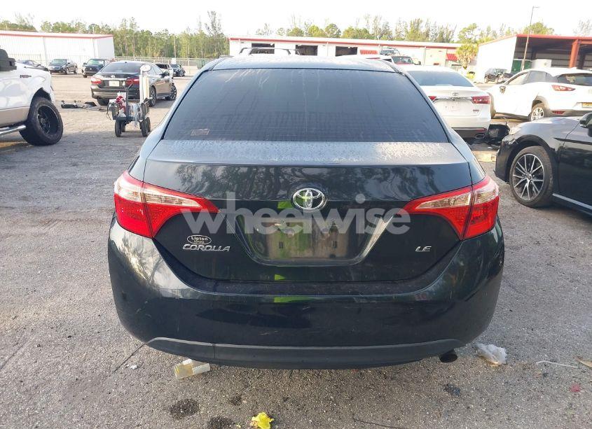 Photo 16 of 2018 Toyota Corolla LE (VIN 5YFBURHE5JP792932)