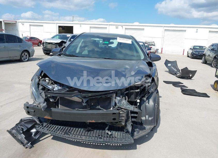 Photo 12 of 2018 Toyota Corolla LE (VIN 5YFBURHE5JP794003)