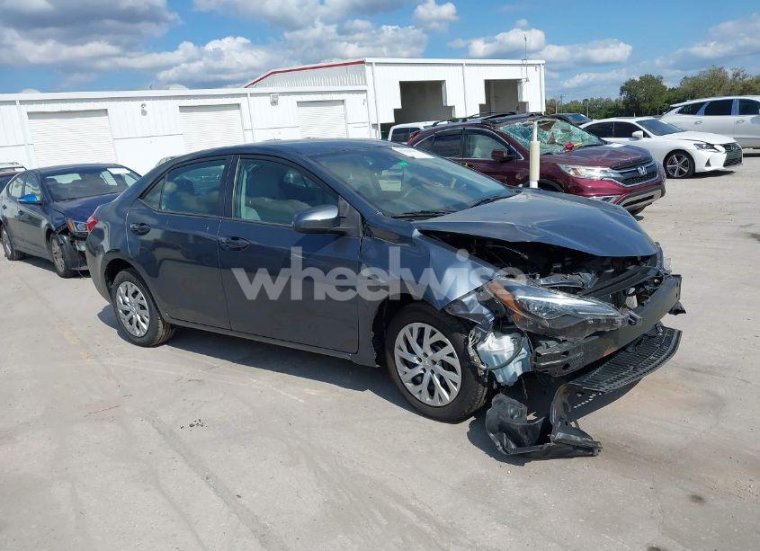 Photo 13 of 2018 Toyota Corolla LE (VIN 5YFBURHE5JP794003)