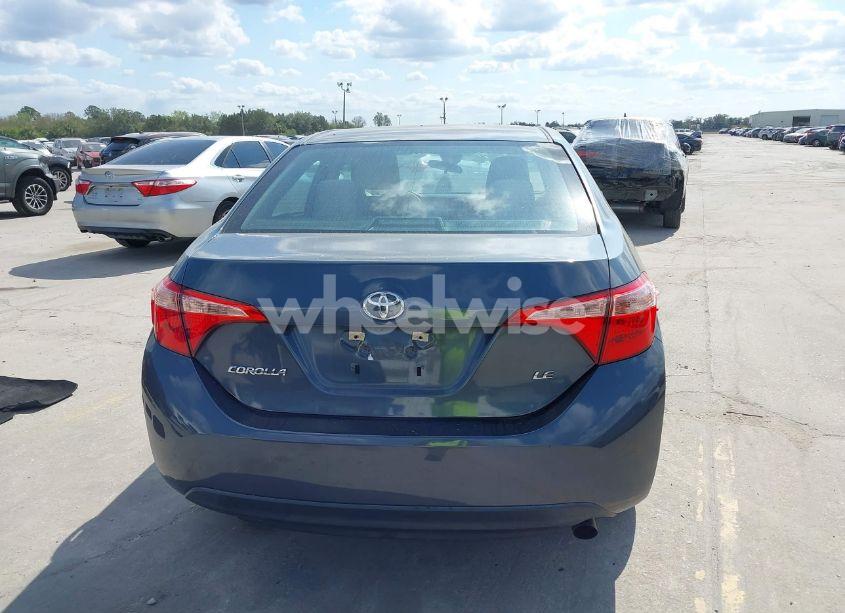 Photo 16 of 2018 Toyota Corolla LE (VIN 5YFBURHE5JP794003)