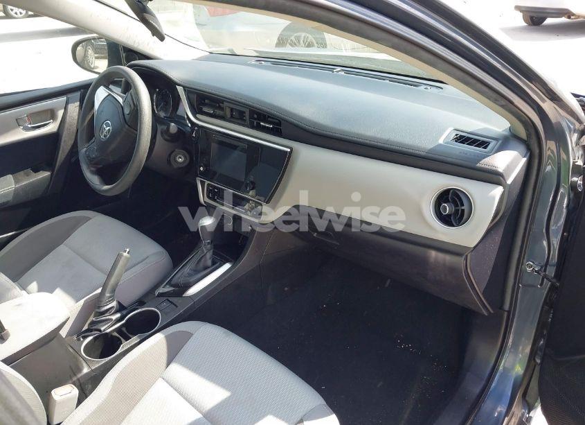 Photo 5 of 2018 Toyota Corolla LE (VIN 5YFBURHE5JP794003)