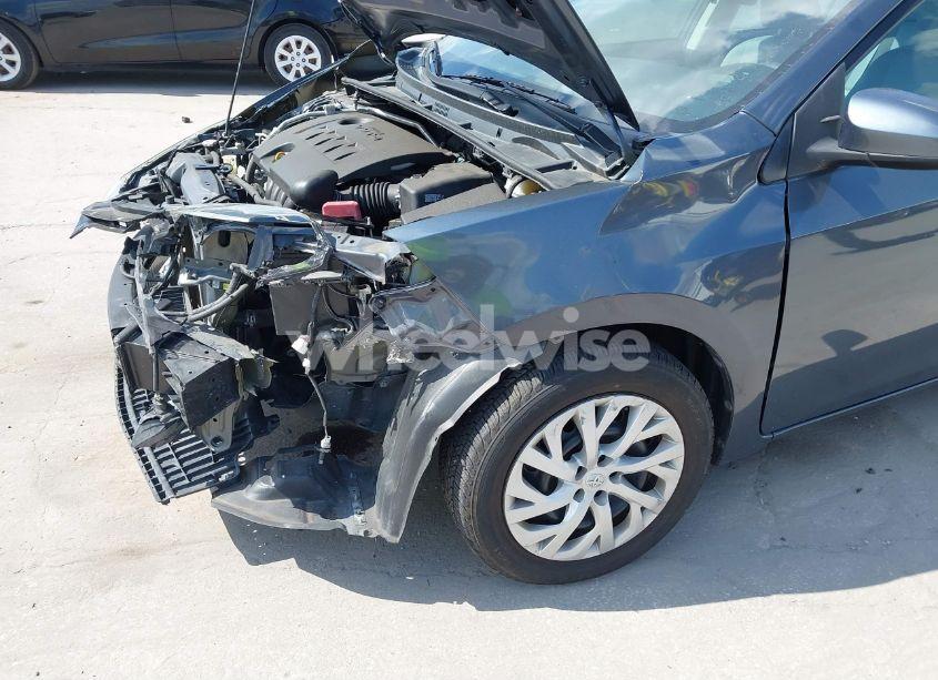 Photo 6 of 2018 Toyota Corolla LE (VIN 5YFBURHE5JP794003)