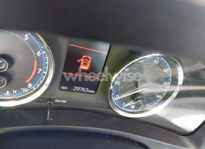 Photo 7 of 2018 Toyota Corolla LE (VIN 5YFBURHE5JP794003)