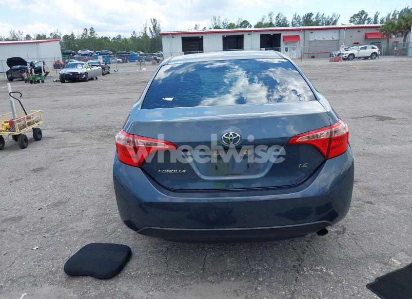 Photo 17 of 2018 Toyota Corolla LE (VIN 5YFBURHE5JP798469)