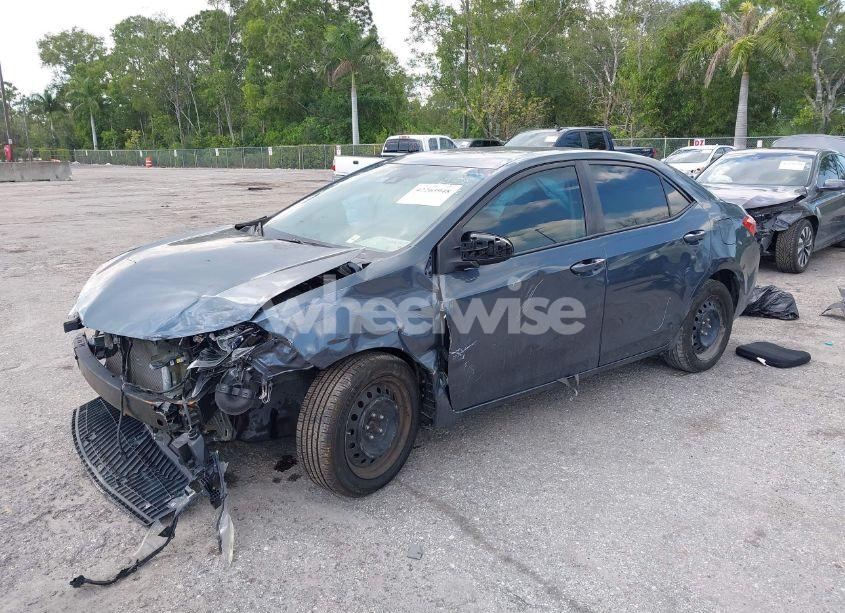 Photo 2 of 2018 Toyota Corolla LE (VIN 5YFBURHE5JP798469)