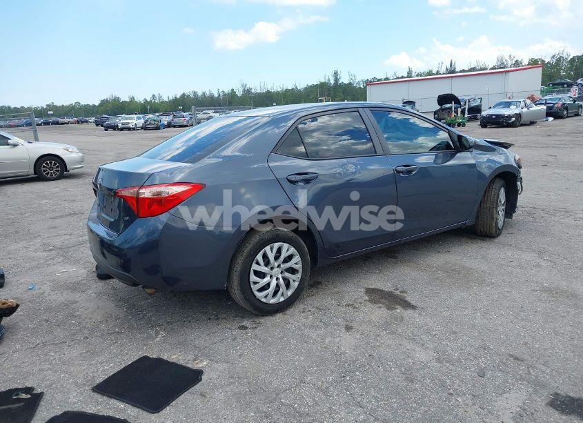 Photo 4 of 2018 Toyota Corolla LE (VIN 5YFBURHE5JP798469)