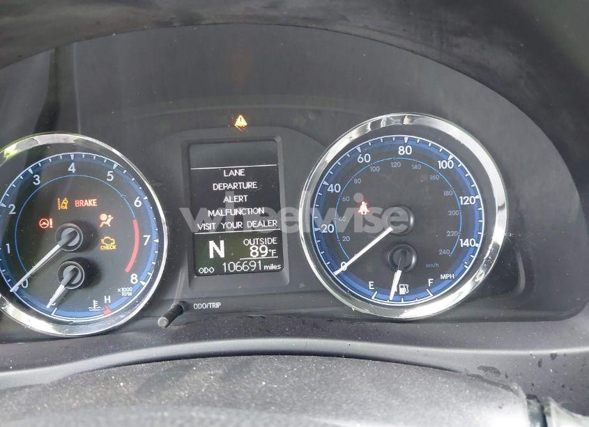 Photo 7 of 2018 Toyota Corolla LE (VIN 5YFBURHE5JP798469)