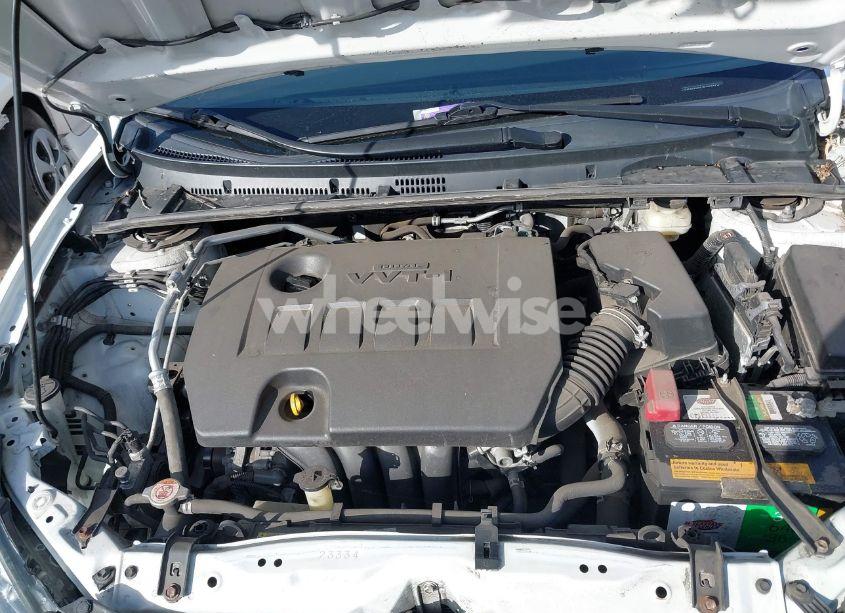 Photo 10 of 2018 Toyota Corolla SE (VIN 5YFBURHE5JP798701)