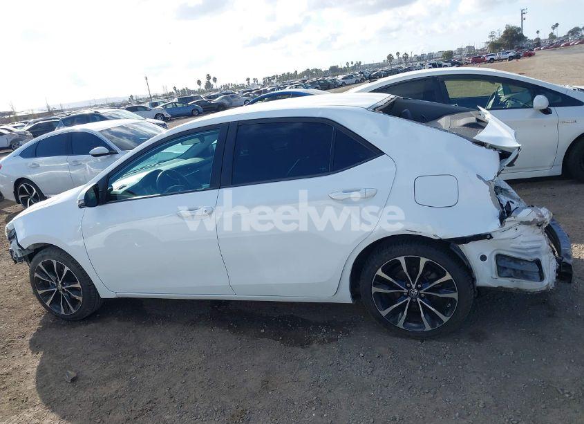 Photo 14 of 2018 Toyota Corolla SE (VIN 5YFBURHE5JP798701)