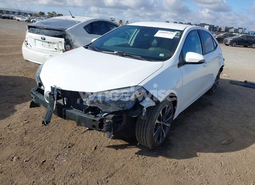 Photo 2 of 2018 Toyota Corolla SE (VIN 5YFBURHE5JP798701)