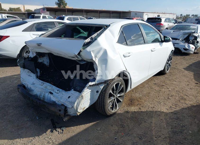 Photo 4 of 2018 Toyota Corolla SE (VIN 5YFBURHE5JP798701)