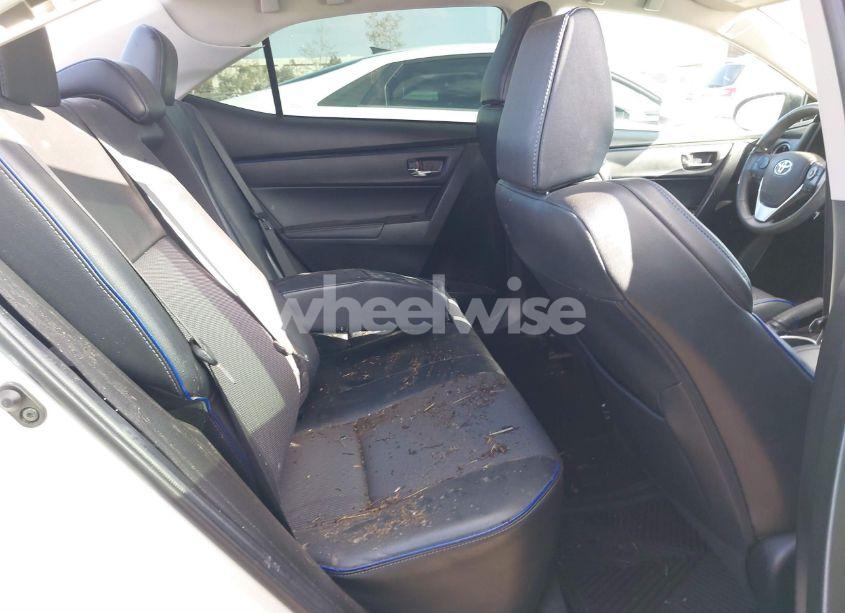 Photo 8 of 2018 Toyota Corolla SE (VIN 5YFBURHE5JP798701)