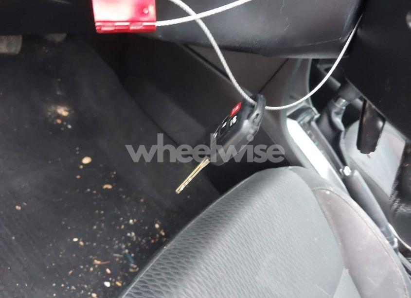 Photo 11 of 2018 Toyota Corolla LE (VIN 5YFBURHE5JP802844)