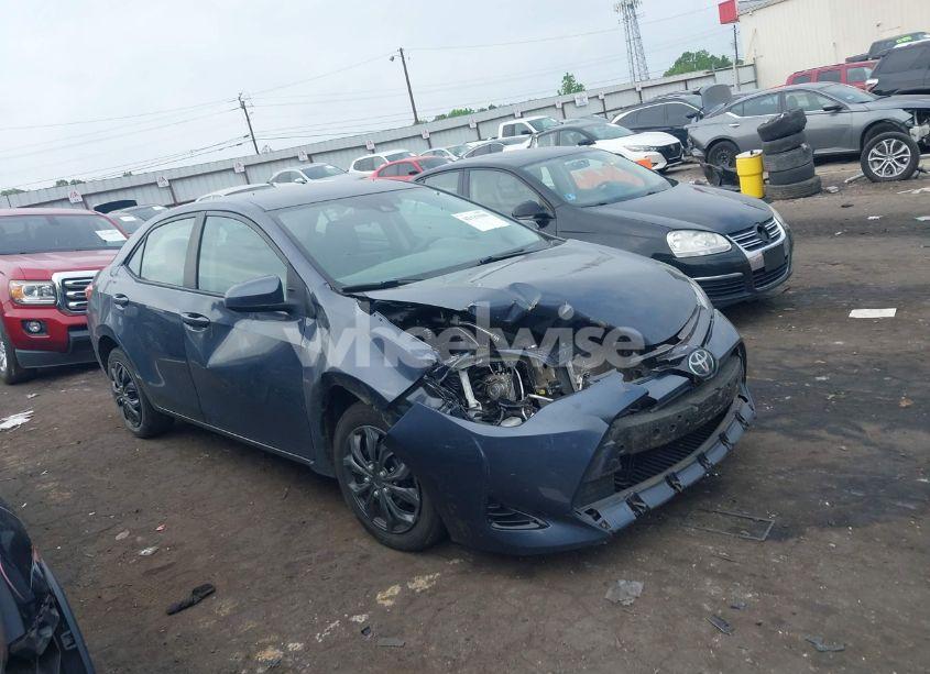2018 Toyota Corolla LE (VIN 5YFBURHE5JP813259) main photo