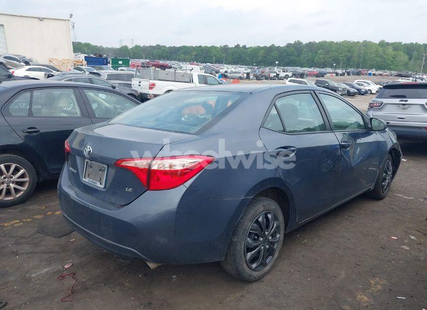 Photo 4 of 2018 Toyota Corolla LE (VIN 5YFBURHE5JP813259)