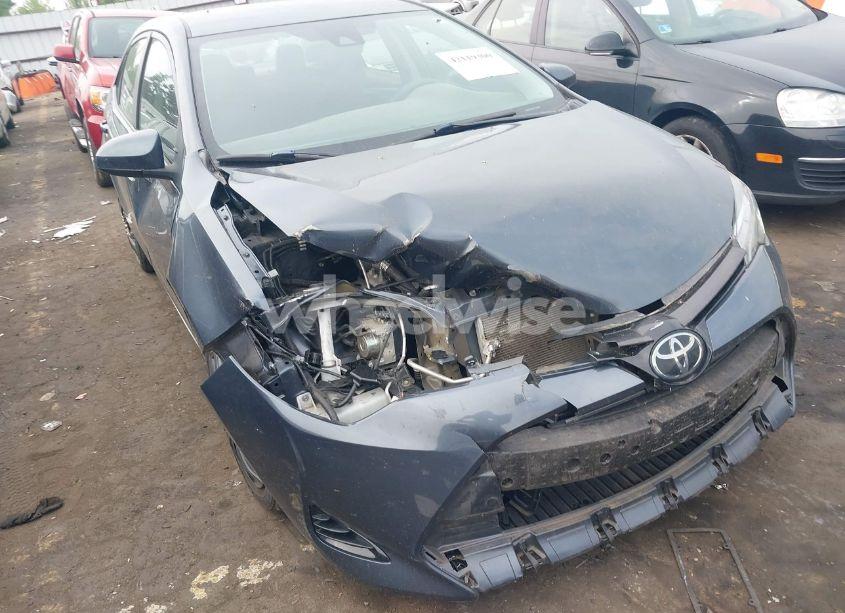 Photo 6 of 2018 Toyota Corolla LE (VIN 5YFBURHE5JP813259)