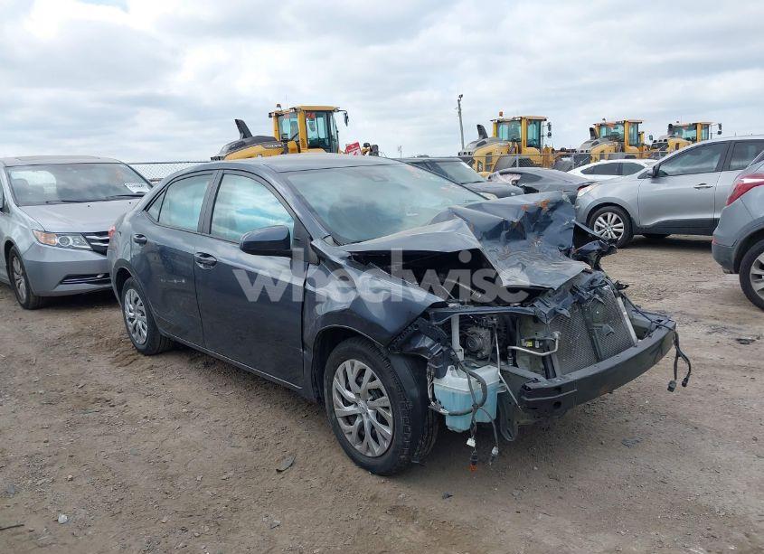 Photo 14 of 2018 Toyota Corolla LE (VIN 5YFBURHE5JP822480)