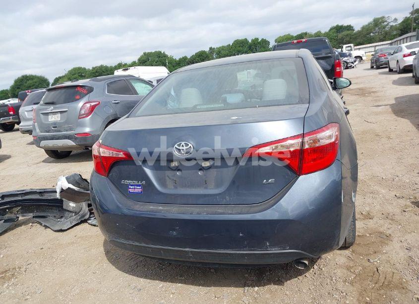 Photo 17 of 2018 Toyota Corolla LE (VIN 5YFBURHE5JP822480)